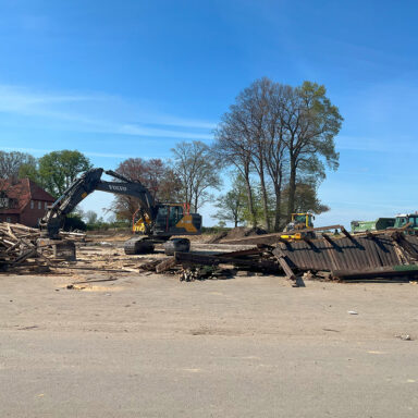 Abbrucharbeiten mit Bagger